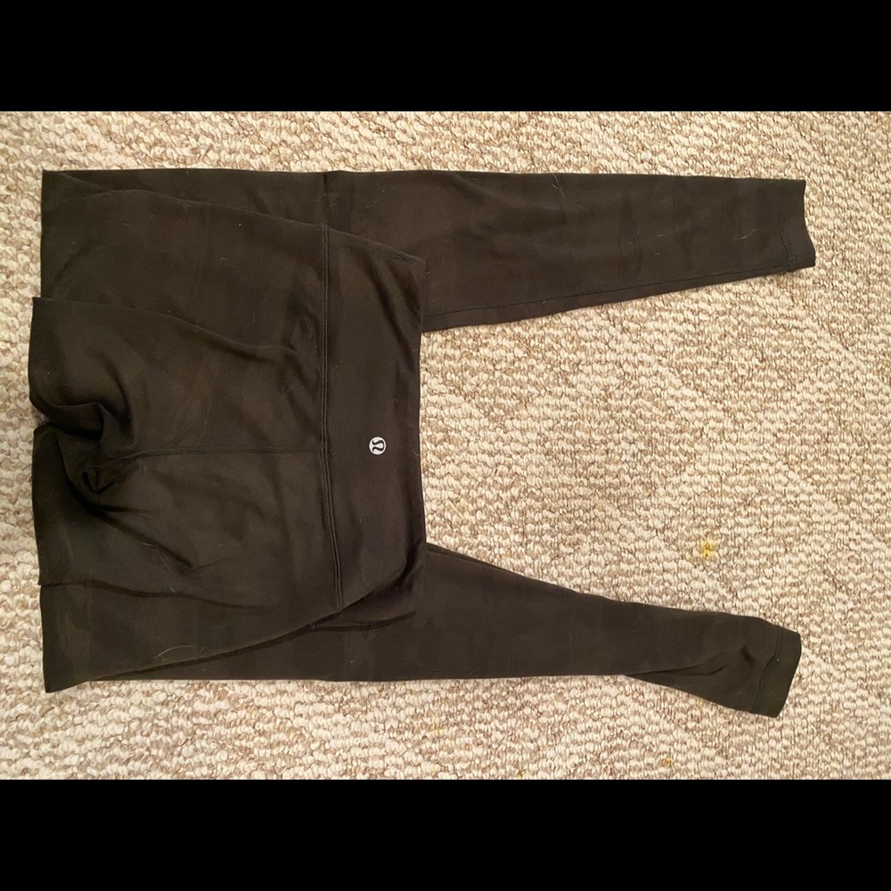 Dark green camo lululemon legging